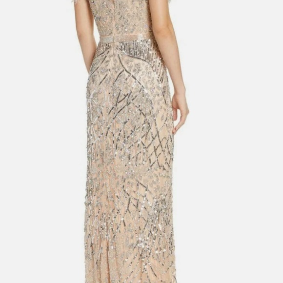 Mac Duggal Style 4715 EMBELLISHED FRINGE CAP SLEEVE TRUMPET GOWN. SIZE 12 - Picture 4 of 8